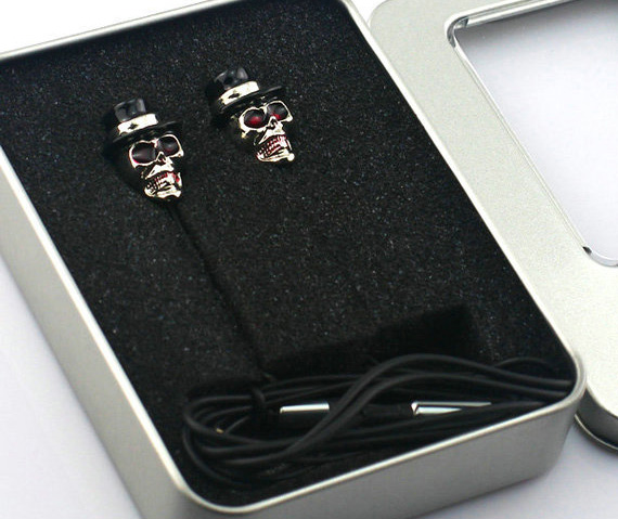 Наушники-череп