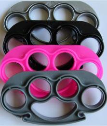 Скребок автомобильный "Кастет"