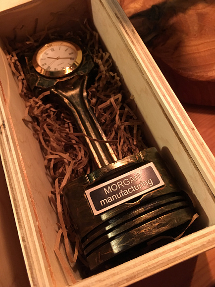 Часы настольные "Поршень"