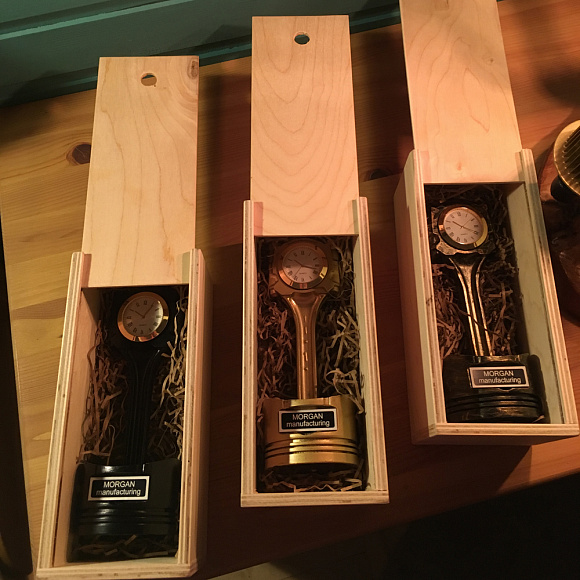 Часы настольные "Поршень"