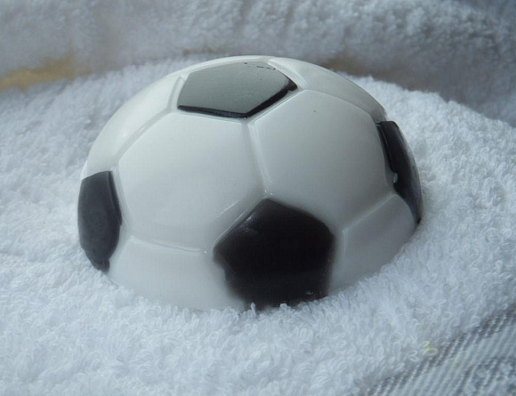 Мыло ручной работы "Футбольный мяч"