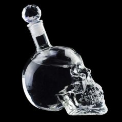 Графин для крепких напитков в виде черепа. Объем 250 мл.