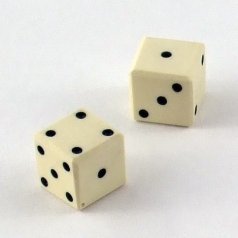 Кубик игральный из кости