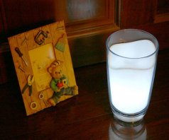 Светильник "Стакан молока"